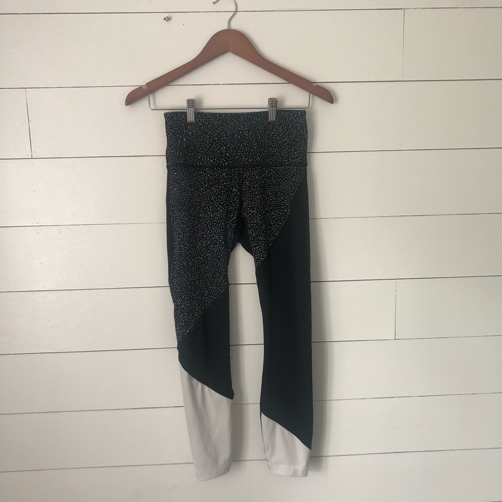 NWOT lululemon leggings. Fits like a medium